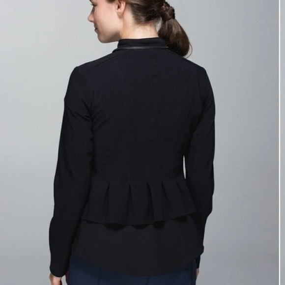 Lululemon Bust A Move Jacket Size 4 ❤️ - Picture 10 of 10